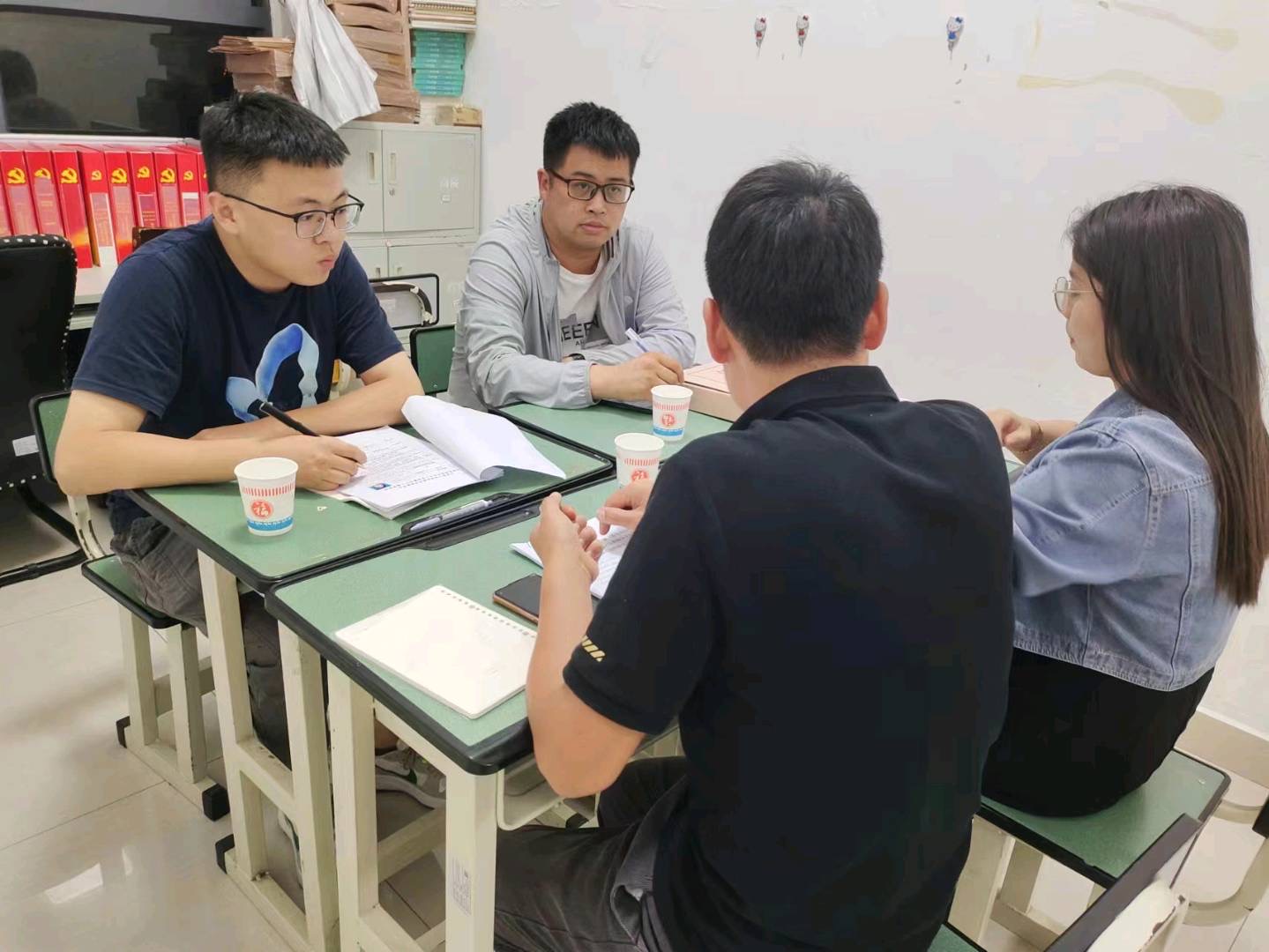 11月支委会-关于对发展对象及预备党员的审查会议